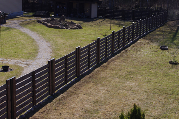 Aed horisontaalse lipiga